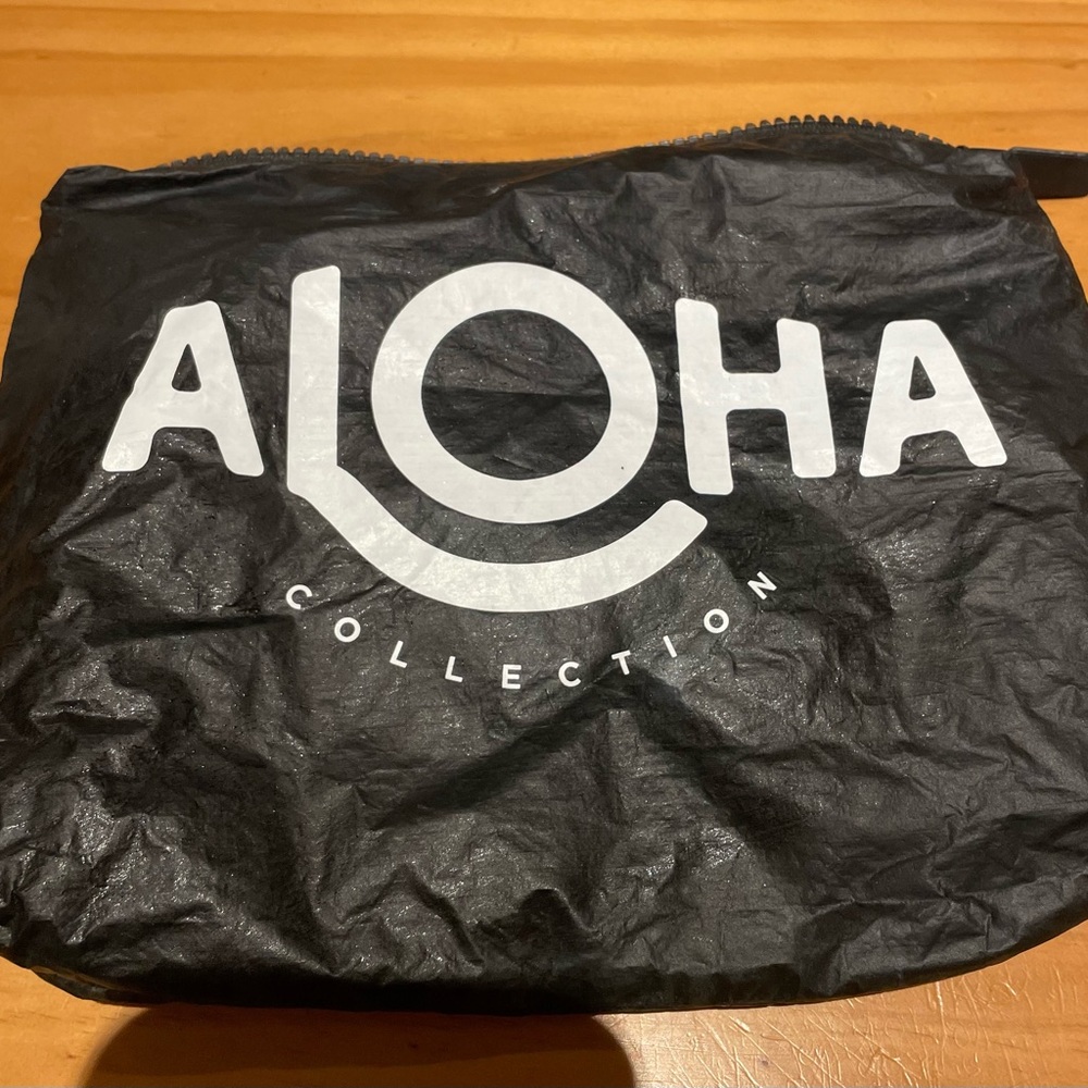 Aloha original small pouch, excellent gently used condition